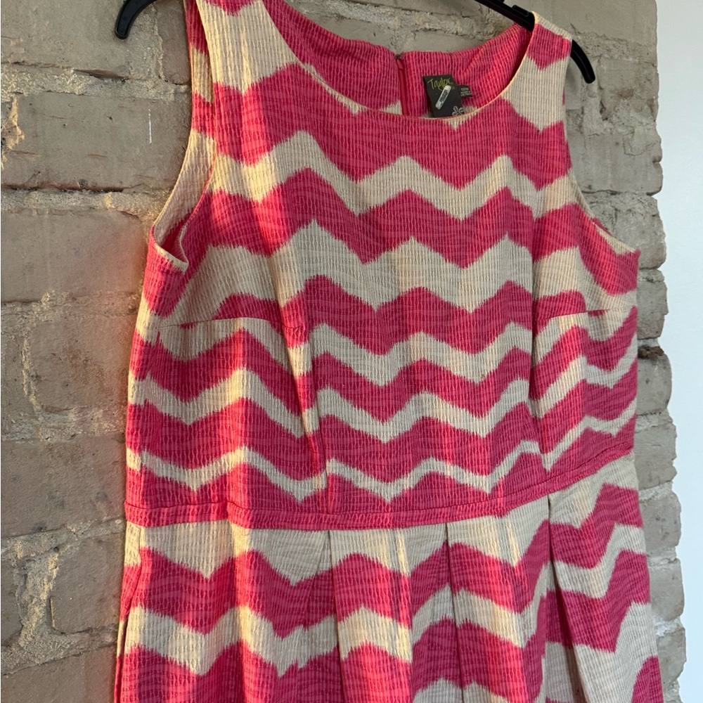 Taylor Pink and Cream Textured Dress - Picture 5 of 7